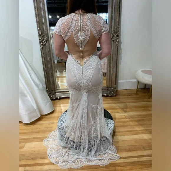 Berta Wedding Dress 16-04 Size 40